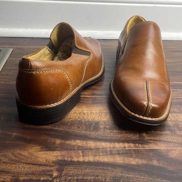 NEW SANDRO MOSCOLONI CENTER SEAM DOUBLE GORE TAN SLIPON DOUGLAS Size 8.5 D - Picture 3 of 15